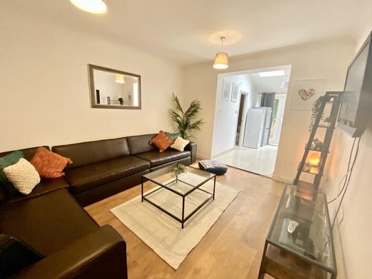 7 bedroom house to rent - Photo 1