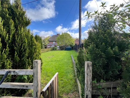 3 bedroom semi-detached house to rent - Photo 4