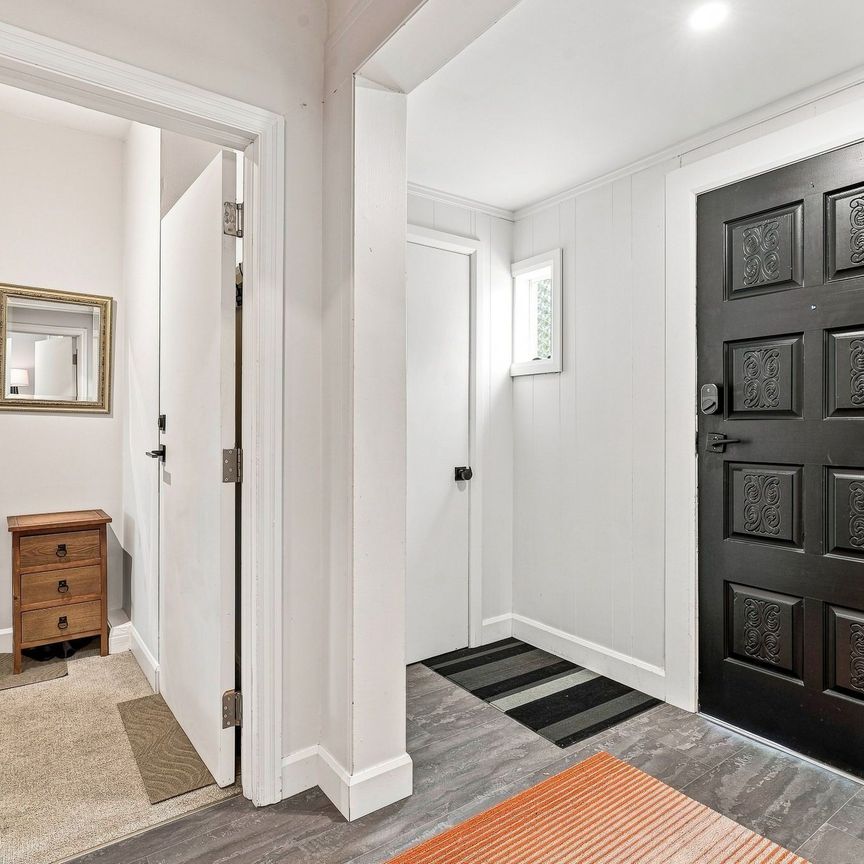 For Lease - 372 Trafalgar Road, Oakville, Ontario - Photo 1