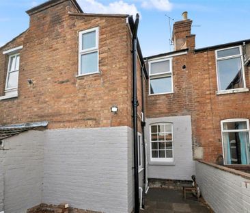 2 bedroom terraced house to rent - Photo 2