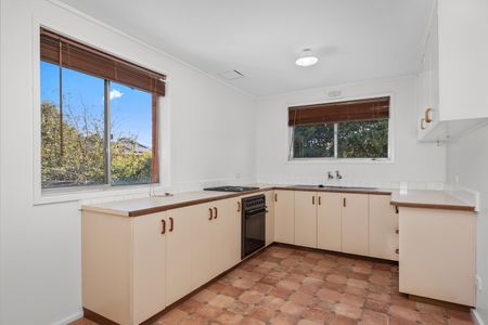 35 Henley Street Lindisfarne TAS 7015 Australia - Photo 2