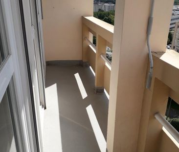 APPARTEMENT 3 PIECES DANS RESIDENCE PROCHE COMMODITES - Photo 2