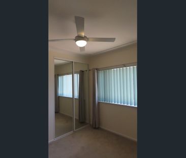 Coastal Living at Its Best – 2 Bedroom Unit Opposite Umina Beach - Photo 2