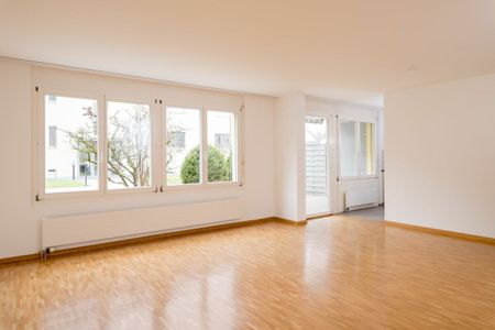 schöne, moderne 2.5 Zimmer-Wohnung mit Gartensitzplatz zu vermieten - Foto 3