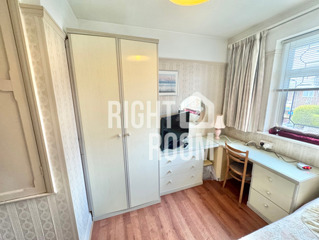 Room 1, Sharon Gardens, Victoria Park, London E9 - Photo 5