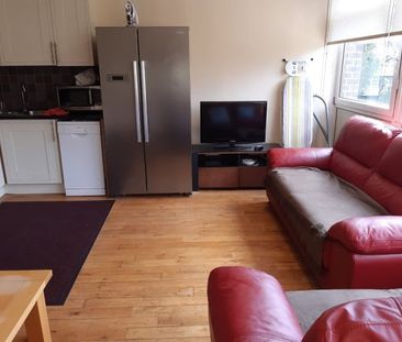 Room in a Shared House, Rayners Road, SW15 - Photo 5