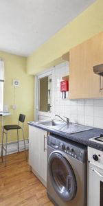 3 bedroom flat in Camden - Photo 4