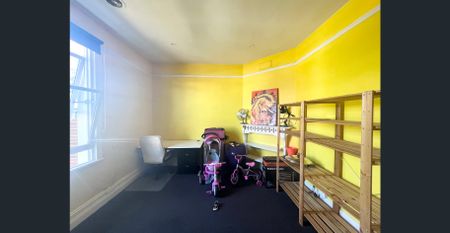 It's Easy, Living Here! - Photo 3