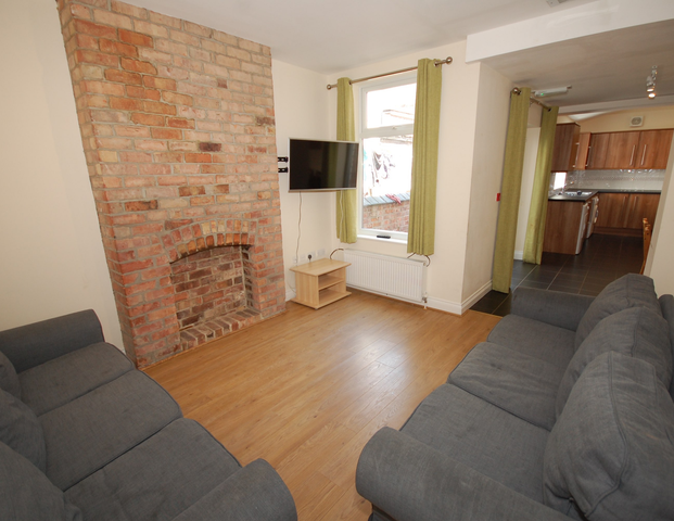 Bute Avenue Room 6 - Photo 1