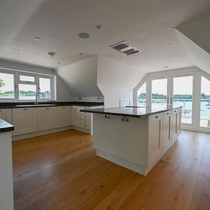 5 bedroom detached house to rent - Photo 1