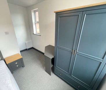 Room 4, Gregory Boulevard, NG7, Nottingham - Photo 1