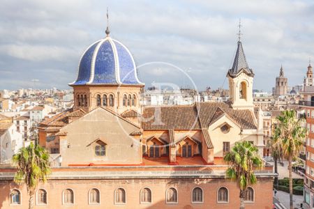 Flat for rent with views in El Carme (Valencia) - Photo 2