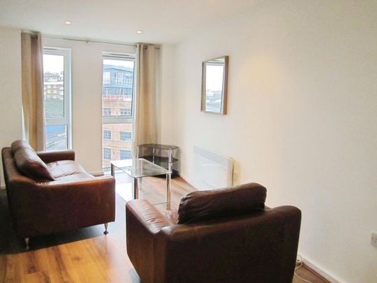 2 bedroom flat to rent - Photo 1