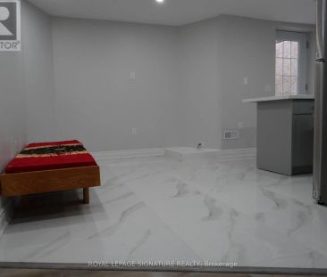 316 DALGLEISH GARDENS - Photo 2