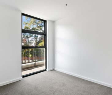 Ground Floor Convenience in Prime North Hobart Location - Photo 4