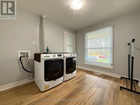 1330 HIGHBURY AVENUE N - Photo 2