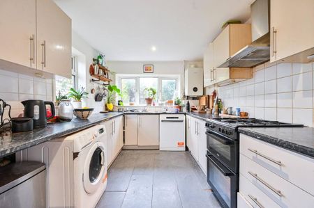 3 bedroom terraced house to rent - Photo 4