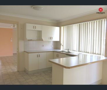 9 Gladstone Close, West Hoxton, NSW 2171 - Photo 6