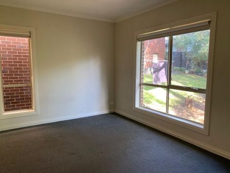 2 Bedroom unit in Excellent condition - Photo 2