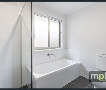 Escape from the hustle and bustle of inner city living! - Photo 2