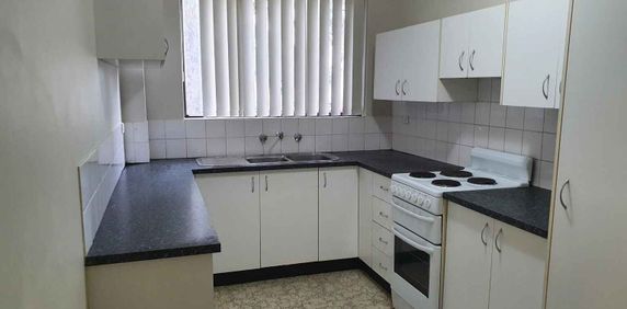 Modern 2-Bedroom Unit in North Parramatta - Photo 2