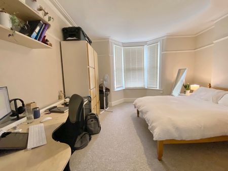 4 Bed End Terrace, Student House - Springfield Avenue, BS7 - Photo 3