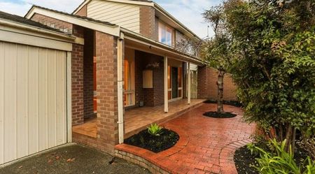 Spacious Family Living In Perfect Location! - Photo 5