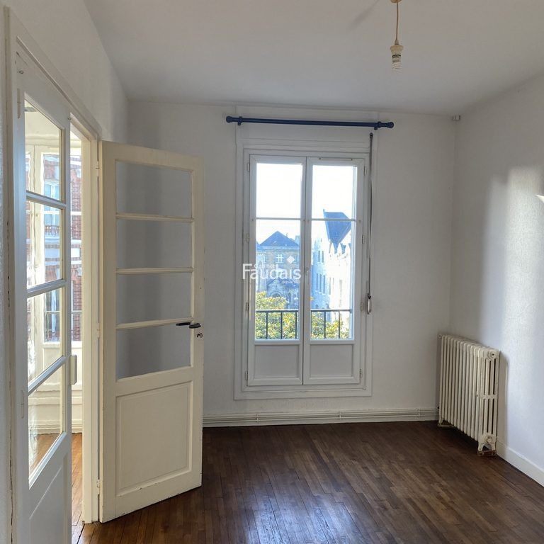 Location Appartement 2 pièces 49m² COUTANCES 50200 - Photo 2