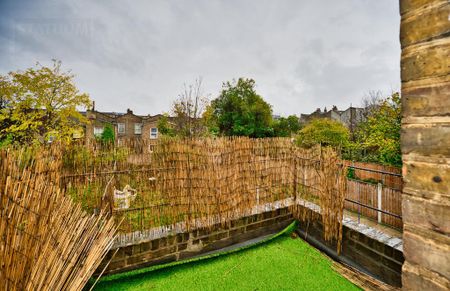 4 bedroom terraced house to rent - Photo 2