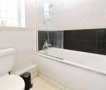 Portnoi Close, Romford, RM1 - Photo 1