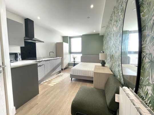 1 bedroom in a house share to rent - Photo 1