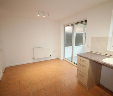 3 bedroom detached house to rent - Photo 5