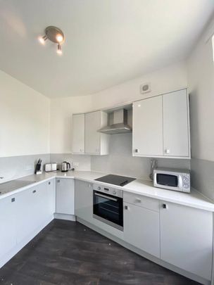 3 bedroom flat to rent - Photo 1
