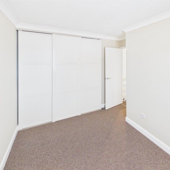 3 BED House To rent - Photo 1