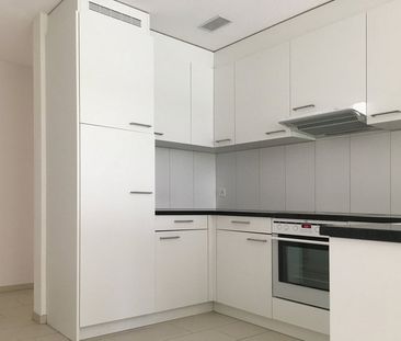 Moderne 3.5-Zimmerwohnung an zentraler Lage - Photo 2