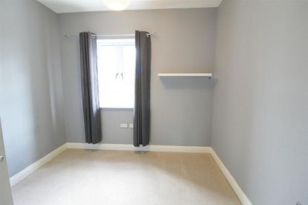 4 bedroom detached house to rent - Photo 4