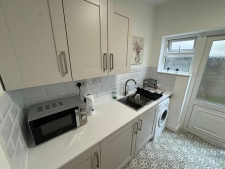 Room in a Shared House, Pine Road, NW2 - Photo 4