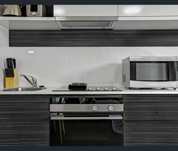 Stylish City Apartment in Adelaide’s East End - Photo 2