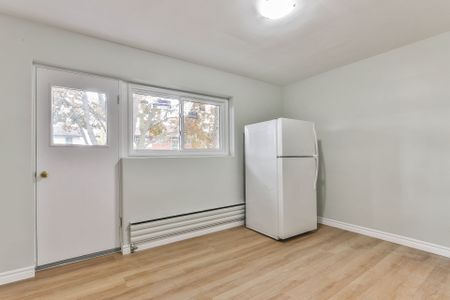 For Lease - 358 Hilton Avenue Unit# 2, London East, Ontario - Photo 3