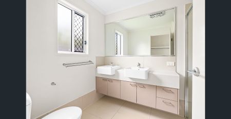 FANTASTIC 3 BEDROOM DUPLEX - Photo 2