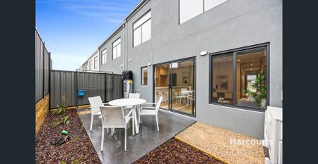 Contemporary Living in Mickleham - Photo 2