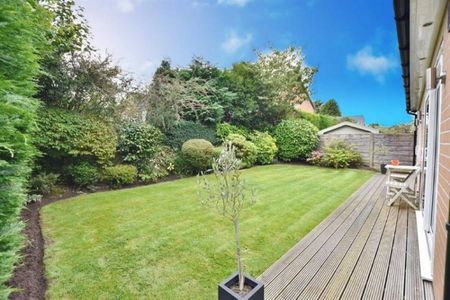 Crabtree Avenue, Hale Barns - Photo 2