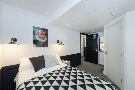 9 bedroom townhouse to rent - Photo 4