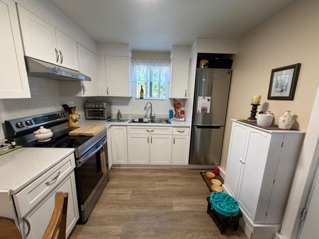 Beautiful One Bed Cottage with Extensive Equestrian Facilities - Photo 3