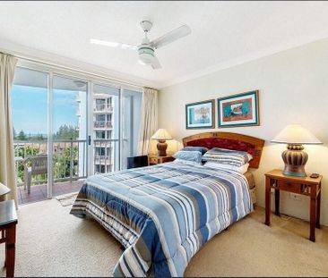 Fully Furnished - Spacious Apartment with 2 Balconies, Pool, Spa, S... - Photo 3