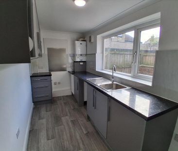 2 bedroom terraced house to rent - Photo 6