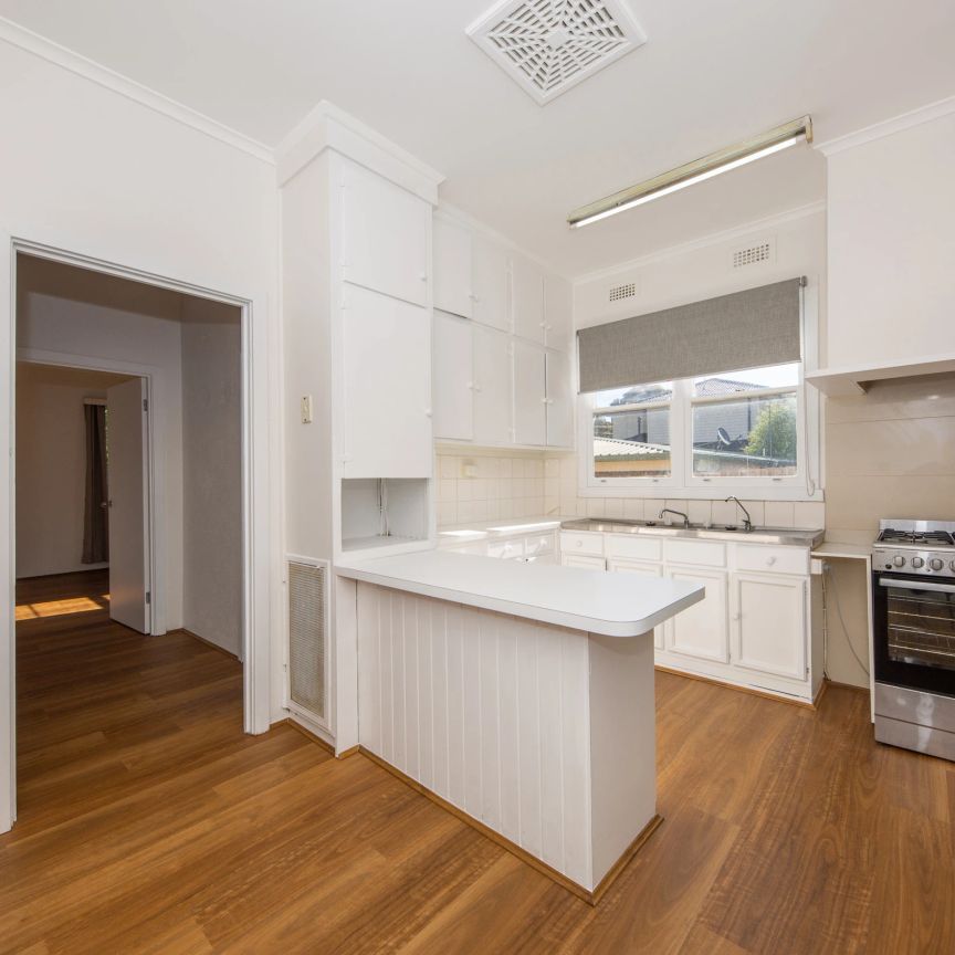 Cozy Home At A Convenient Location - Photo 1