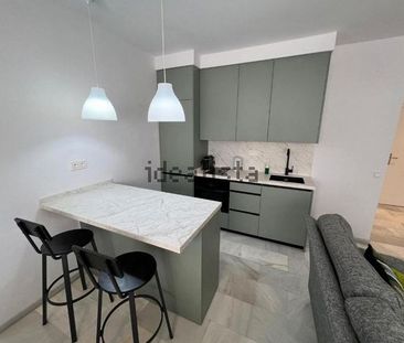 Alquiler de piso en Calle María Auxiliadora, 5 - Photo 1