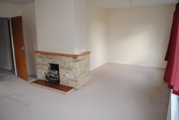 2 bedroom detached bungalow to rent - Photo 1