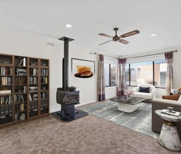 Spacious Family Home with Multiple Living Areas & Impressive Outdoo... - Photo 1